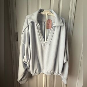 NWT Women’s Oversized Slouch Crop Sweatshirt Size Medium